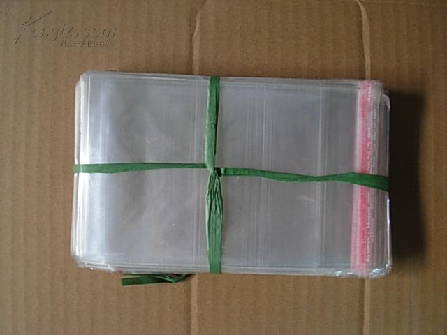 60開連環(huán)畫保護(hù)袋--6元100個(gè). (塑料袋寄不了印刷品.郵局普通包裹發(fā)貨,訂購后等我修改運(yùn)費(fèi)在付款,10品)